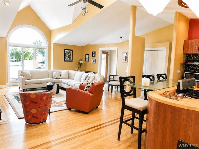 66 Cove Hollow, West Seneca, NY 14424