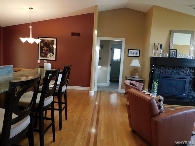 66 Cove Hollow, West Seneca, NY 14424