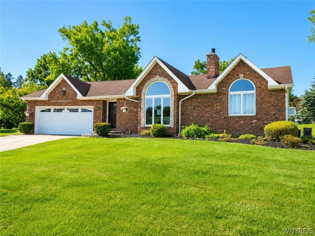 66 Cove Hollow, West Seneca, NY 14424