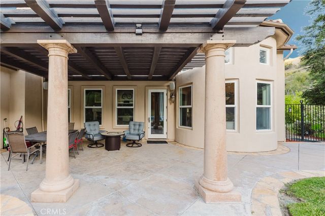 27101 Buckskin Lane, Canyon Country, CA 91387