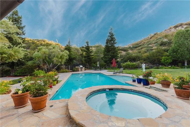 27101 Buckskin Lane, Canyon Country, CA 91387