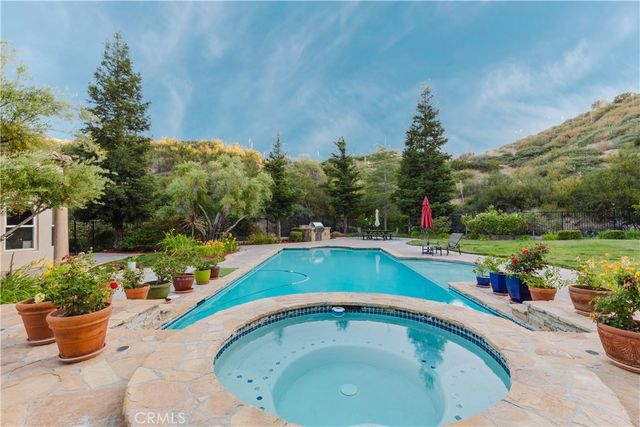 27101 Buckskin Lane, Canyon Country, CA 91387