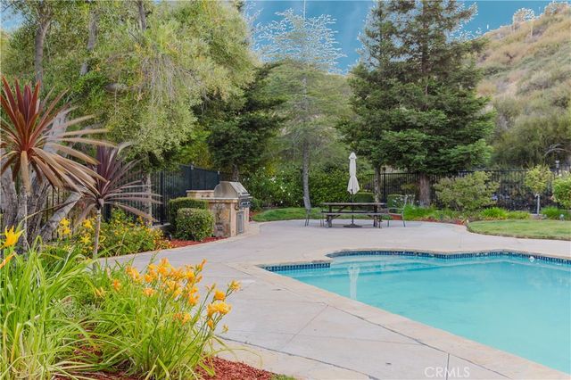 27101 Buckskin Lane, Canyon Country, CA 91387