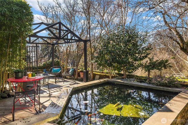 1614 31st Avenue W, Seattle, WA 98199