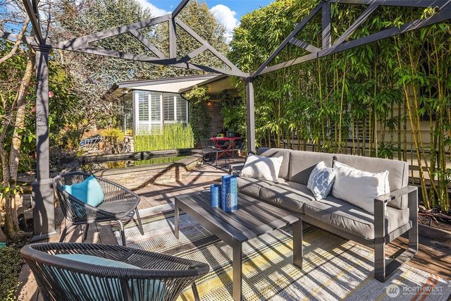 1614 31st Avenue W, Seattle, WA 98199