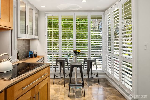 1614 31st Avenue W, Seattle, WA 98199