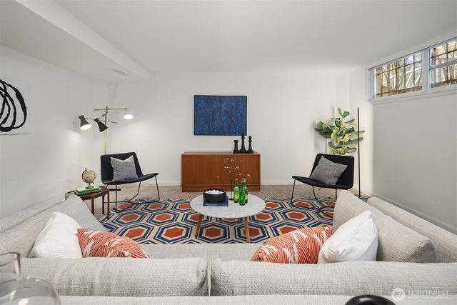 1614 31st Avenue W, Seattle, WA 98199