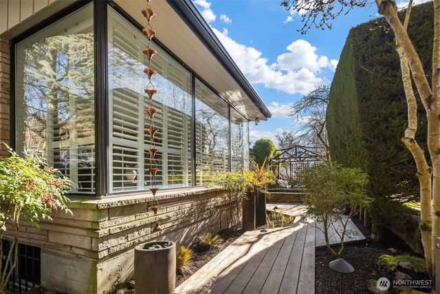 1614 31st Avenue W, Seattle, WA 98199