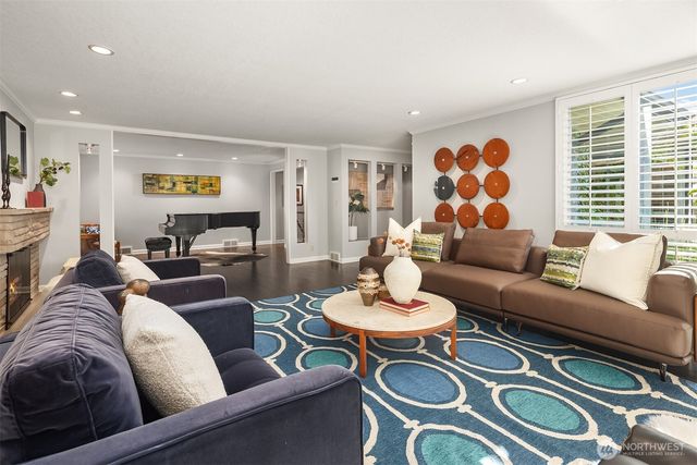 1614 31st Avenue W, Seattle, WA 98199