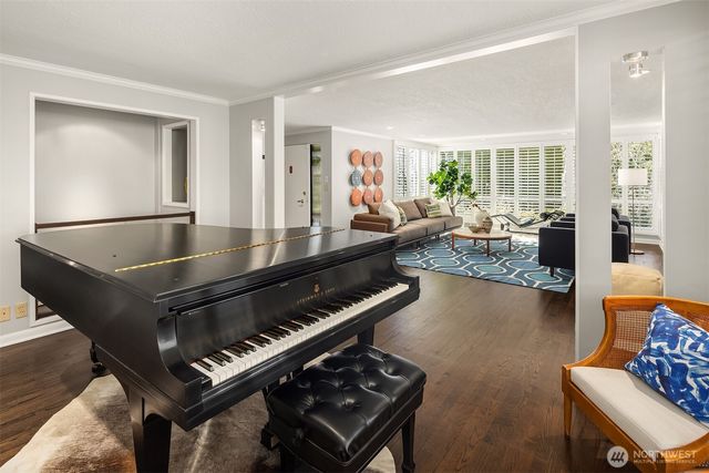 1614 31st Avenue W, Seattle, WA 98199