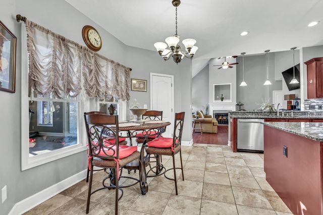 476 Maxshire Ct, Clarksville, TN 37043