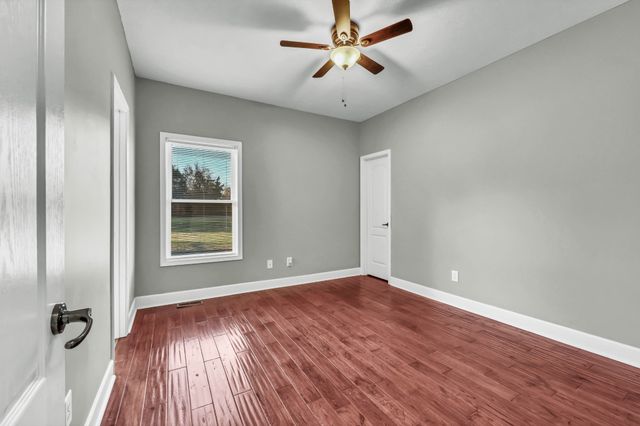 476 Maxshire Ct, Clarksville, TN 37043