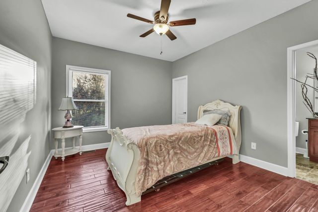 476 Maxshire Ct, Clarksville, TN 37043