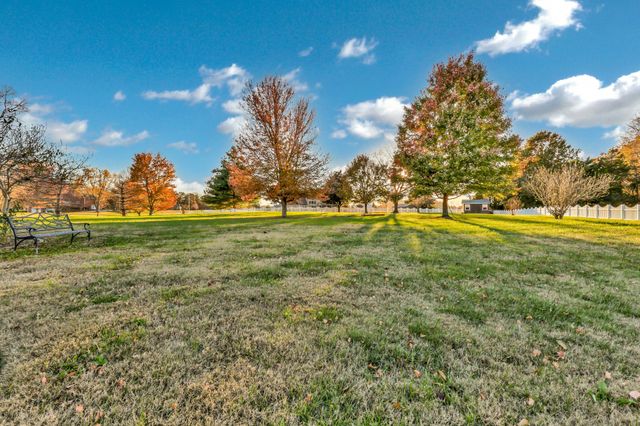 476 Maxshire Ct, Clarksville, TN 37043