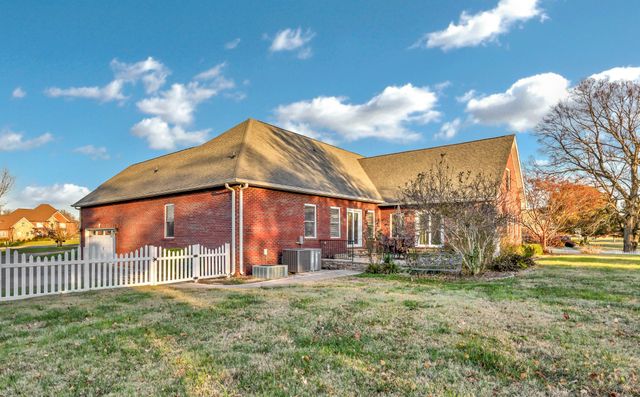 476 Maxshire Ct, Clarksville, TN 37043