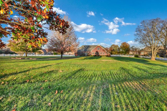 476 Maxshire Ct, Clarksville, TN 37043