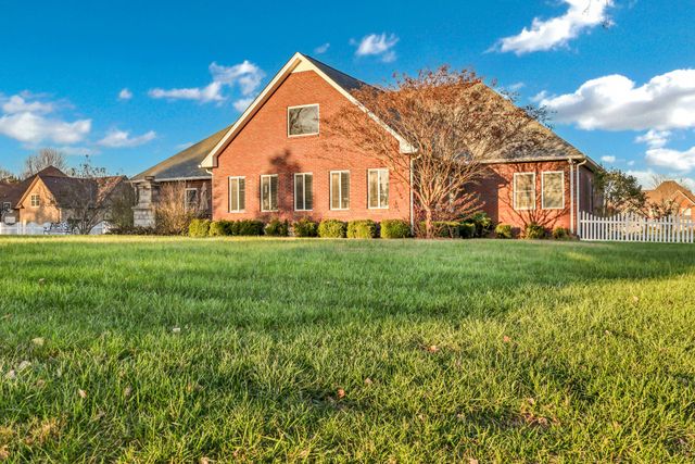 476 Maxshire Ct, Clarksville, TN 37043