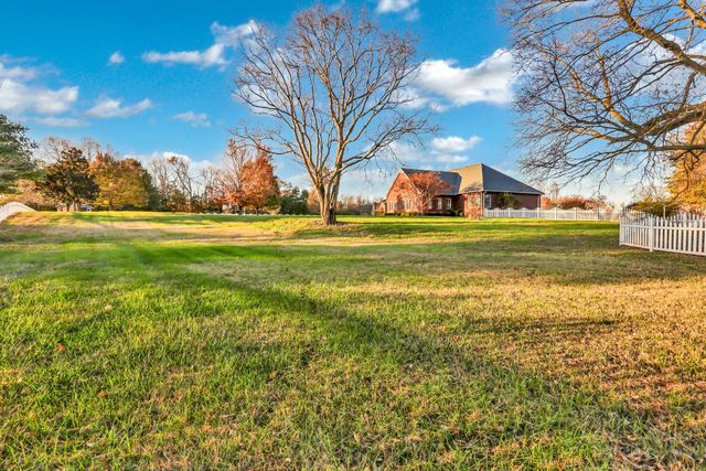 476 Maxshire Ct, Clarksville, TN 37043