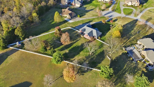 476 Maxshire Ct, Clarksville, TN 37043