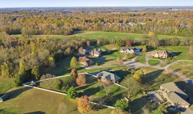 476 Maxshire Ct, Clarksville, TN 37043