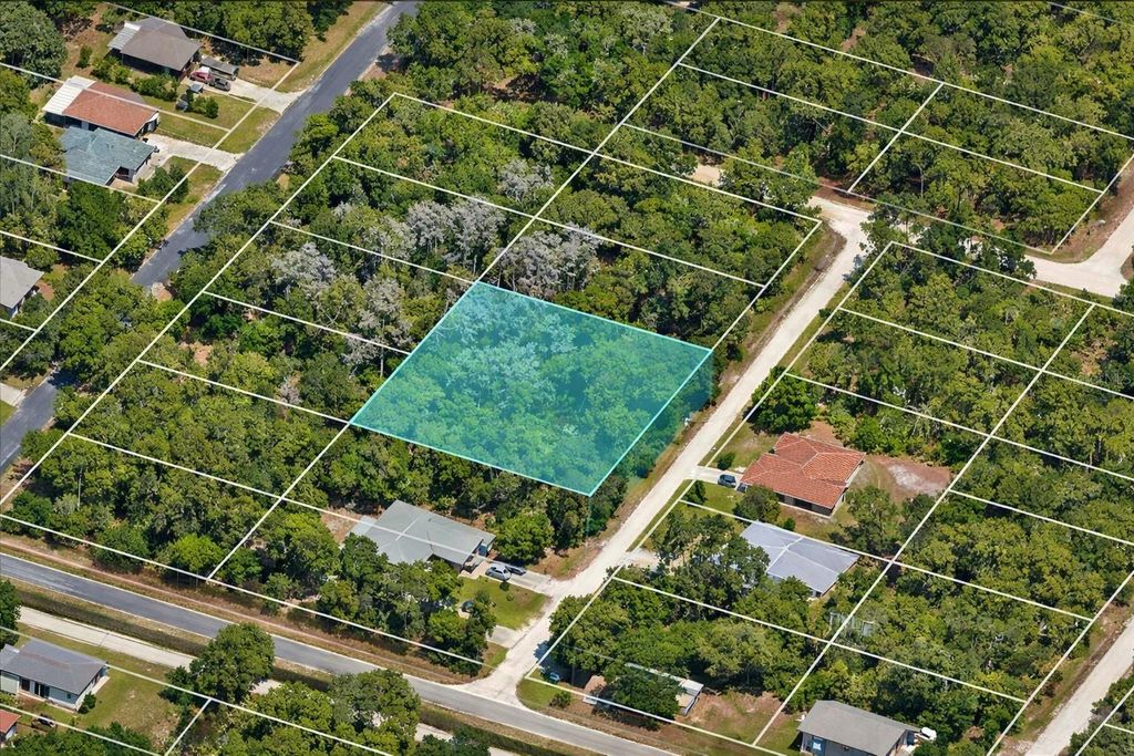 Image 1 of property listing at 2152 9TH AVENUE, Deland, FL 32724