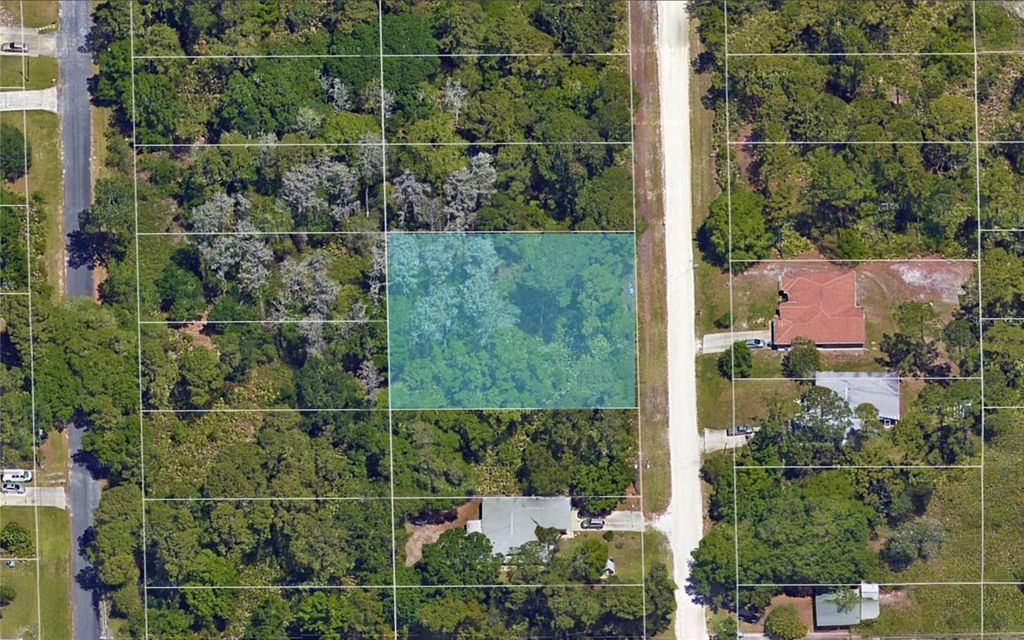 Image 4 of property listing at 2152 9TH AVENUE, Deland, FL 32724