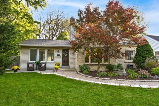 1280 N 85th STREET, Wauwatosa, WI 53226