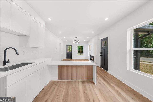 1040 Donnelly Avenue SW, Atlanta, GA 30310