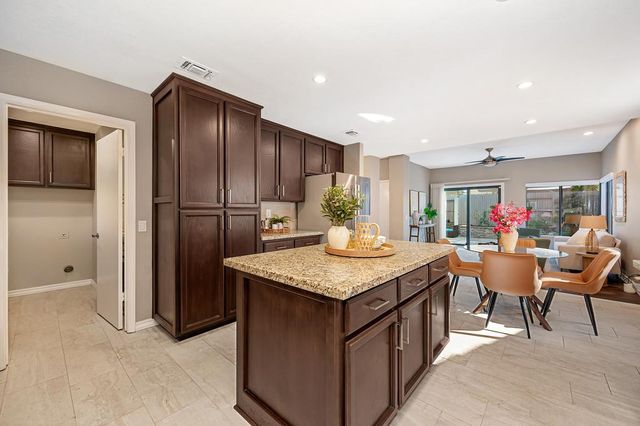 401 Bremerton Ct, Roseville, CA 95661