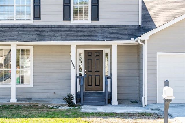 1382 Stoneleigh Way, Stone Mountain, GA 30088