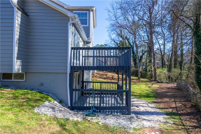 1382 Stoneleigh Way, Stone Mountain, GA 30088