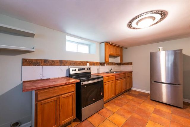 1382 Stoneleigh Way, Stone Mountain, GA 30088