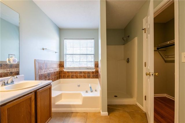 1382 Stoneleigh Way, Stone Mountain, GA 30088