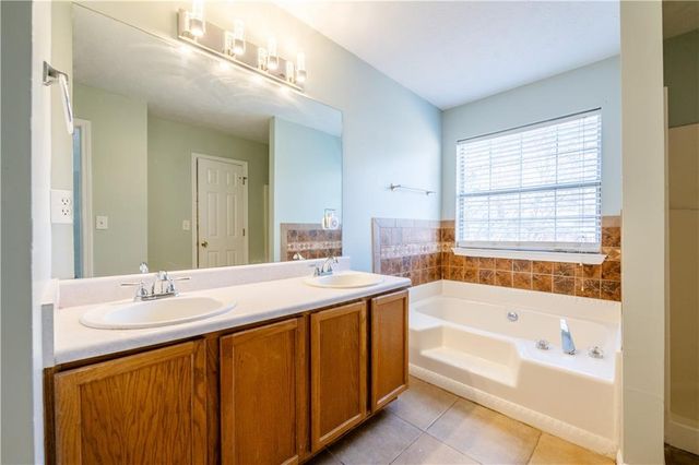 1382 Stoneleigh Way, Stone Mountain, GA 30088