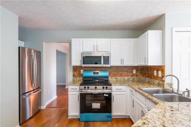 1382 Stoneleigh Way, Stone Mountain, GA 30088