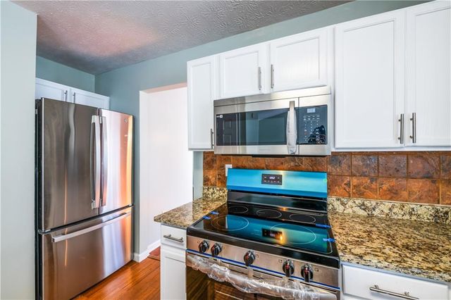 1382 Stoneleigh Way, Stone Mountain, GA 30088