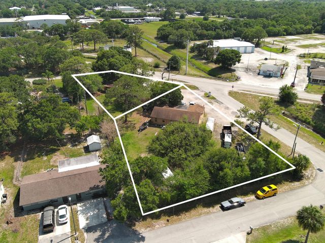 902 Angle Road, Fort Pierce, FL 34947