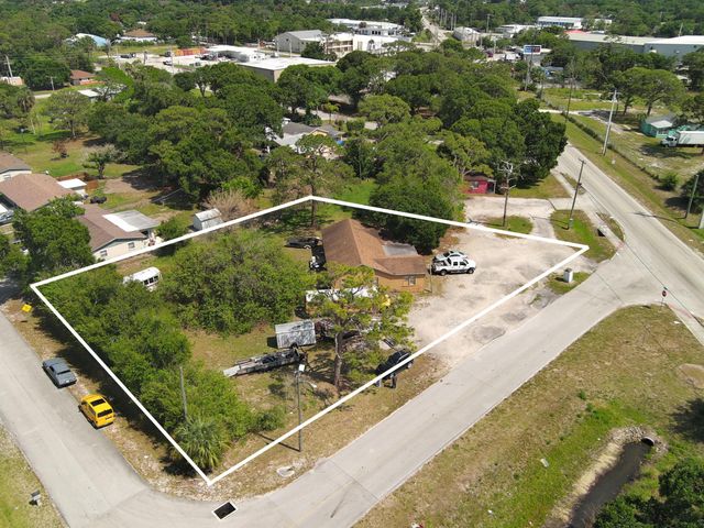 902 Angle Road, Fort Pierce, FL 34947