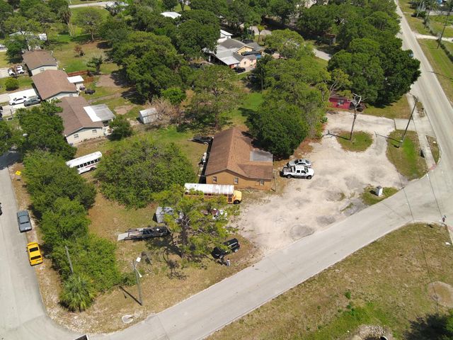 902 Angle Road, Fort Pierce, FL 34947