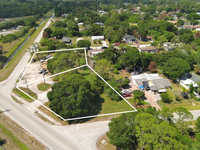 902 Angle Road, Fort Pierce, FL 34947