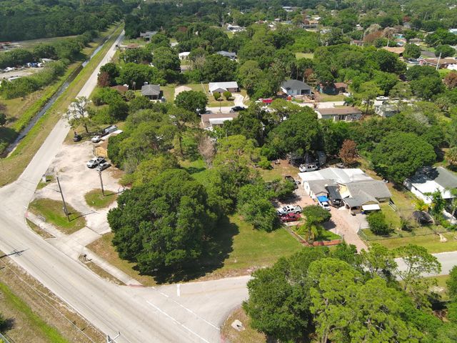 902 Angle Road, Fort Pierce, FL 34947