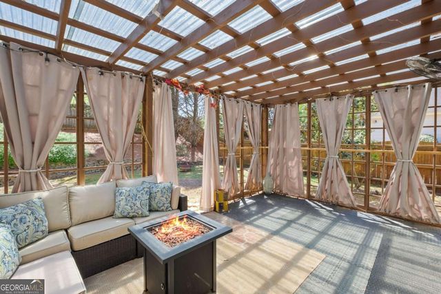 555 Rose Border Drive, Roswell, GA 30075