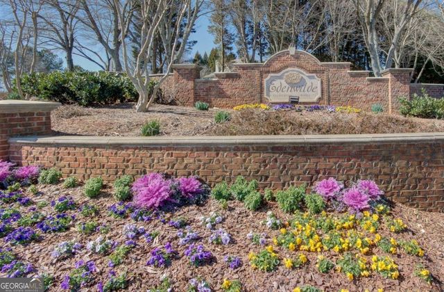 555 Rose Border Drive, Roswell, GA 30075