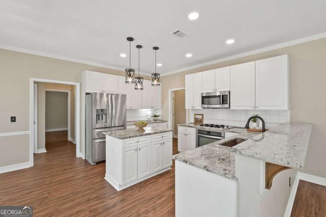 555 Rose Border Drive, Roswell, GA 30075