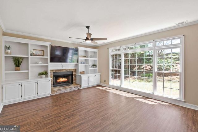 555 Rose Border Drive, Roswell, GA 30075