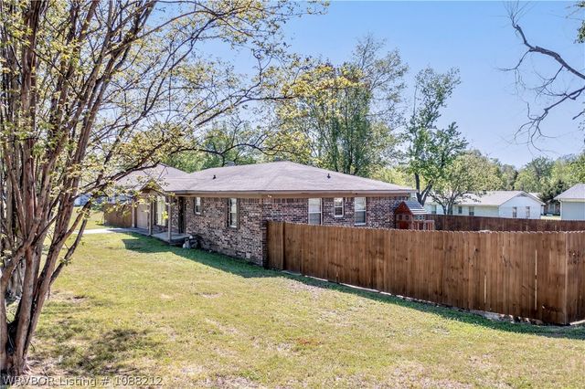 2602 Phillips Drive, Van Buren, AR 72956