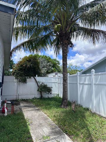 2431 NE 10TH Avenue NE, Pompano Beach, FL 33064