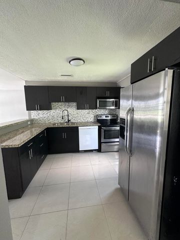 2431 NE 10TH Avenue NE, Pompano Beach, FL 33064