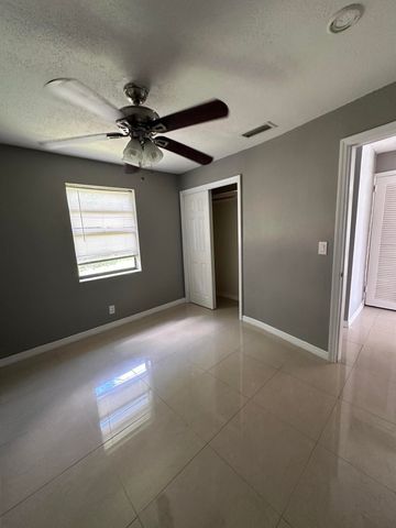 2431 NE 10TH Avenue NE, Pompano Beach, FL 33064