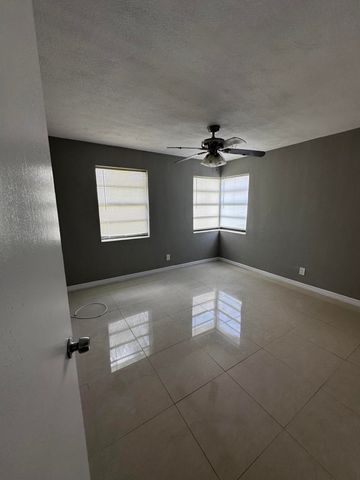 2431 NE 10TH Avenue NE, Pompano Beach, FL 33064